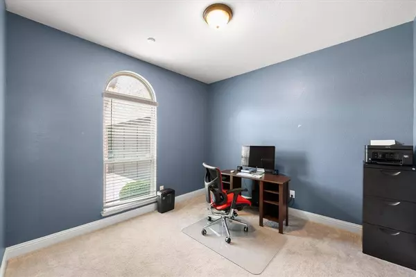 2604 Grand Colonial Street, Grand Prairie, TX 75054