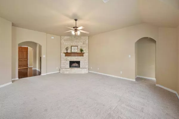 304 Adobe Lilly Court, Mansfield, TX 76063