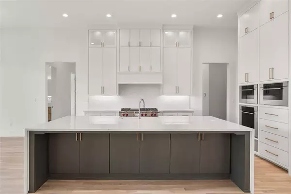 1106 Knoll Crest Drive, Mansfield, TX 76063