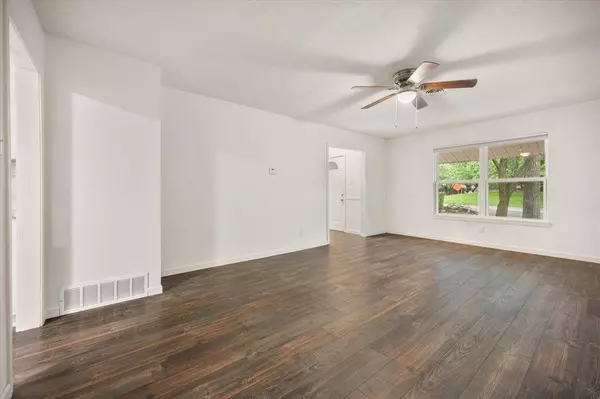 2250 Capri Drive, Fort Worth, TX 76114