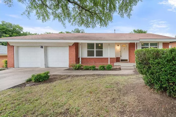 2250 Capri Drive, Fort Worth, TX 76114