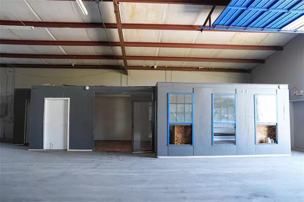 1360 S Main Street, Mansfield, TX 76063