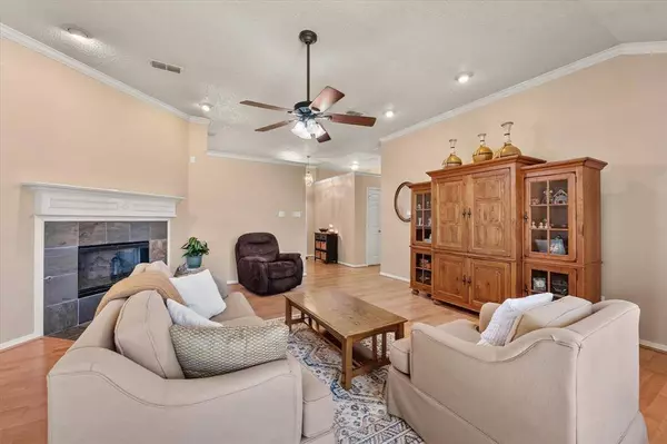 1263 Leanne Court, Kennedale, TX 76060