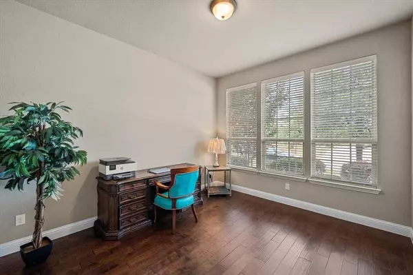 4512 Sunflower Drive, Mansfield, TX 76063