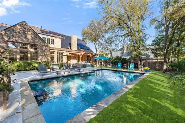 2112 Westchester Drive, Mansfield, TX 76063