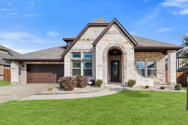 137 Fireberry Drive, Glenn Heights, TX 75154