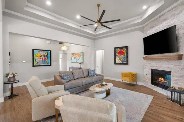 1202 Olive Drive, Mansfield, TX 76063
