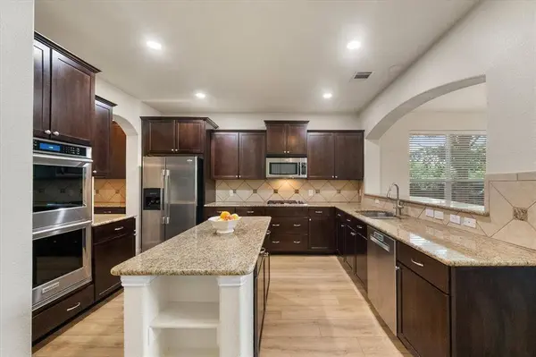 4421 Don Drive, Mansfield, TX 76063