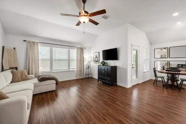 2601 Creswick Drive, Mansfield, TX 76084