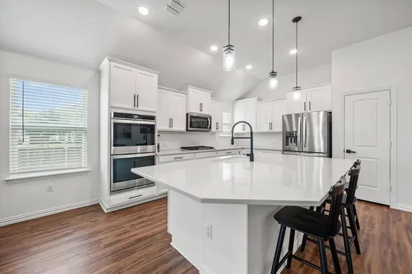 2601 Creswick Drive, Mansfield, TX 76084