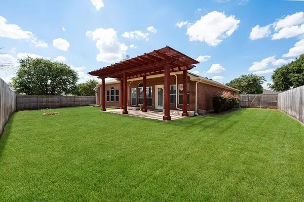 200 Arrowhead Drive, Burleson, TX 76028
