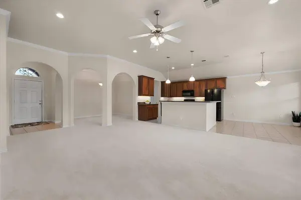 200 Arrowhead Drive, Burleson, TX 76028