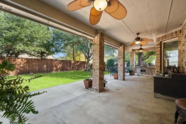 1100 Starleaf Drive, Mansfield, TX 76063