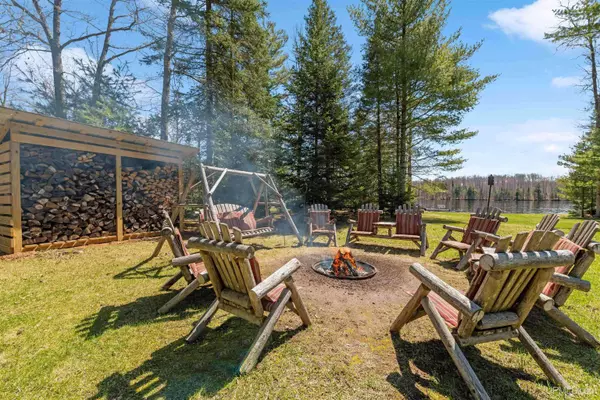 W10095 Miscauno Island Lane, Daggett, MI 49821