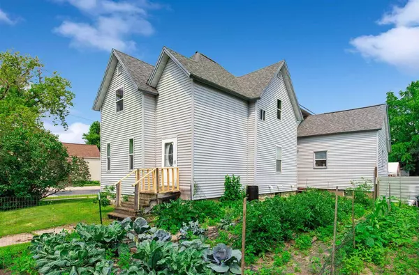 1719 GEORGIA STREET, Marinette, WI 54143