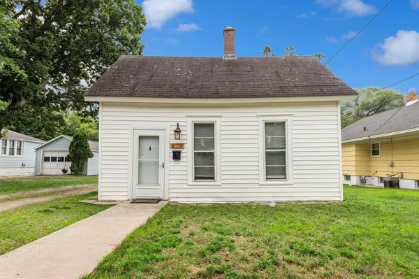 825 JACOBSON STREET, Marinette, WI 54143