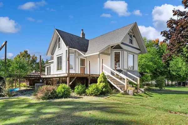 1413 38TH AVENUE, Menominee, MI 49858