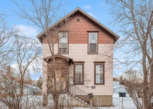 300 4TH AVE, Menominee, MI 49858