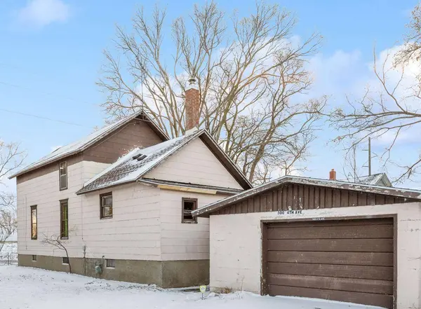 300 4TH AVE, Menominee, MI 49858