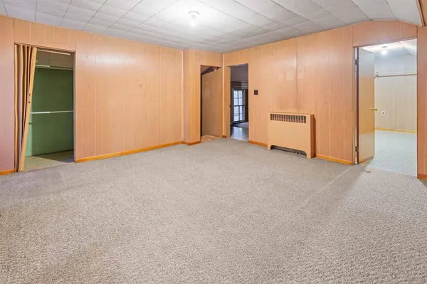 300 4TH AVE, Menominee, MI 49858