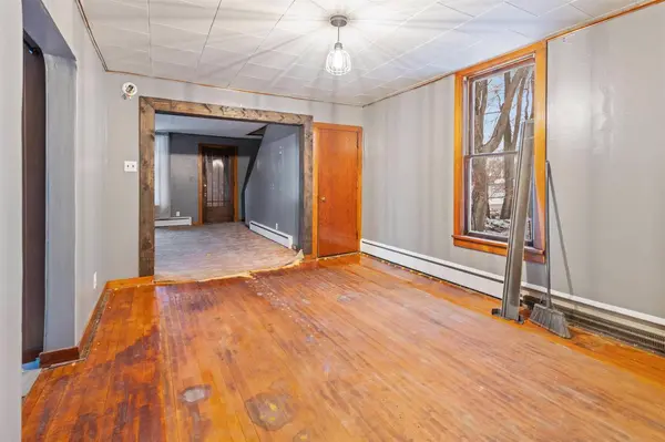 300 4TH AVE, Menominee, MI 49858