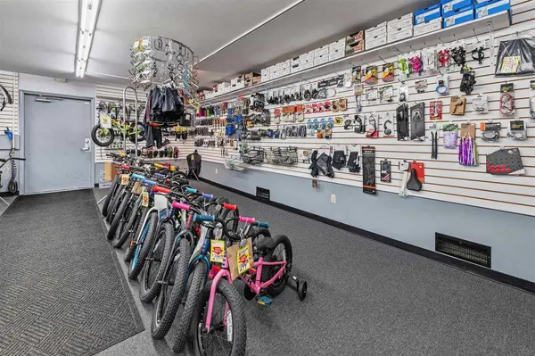 1555 PIERCE AVE, Marinette, WI 54143