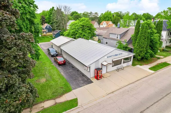 1555 PIERCE AVE, Marinette, WI 54143