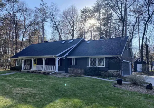 716 SUNSET DR, Marinette, WI 54143