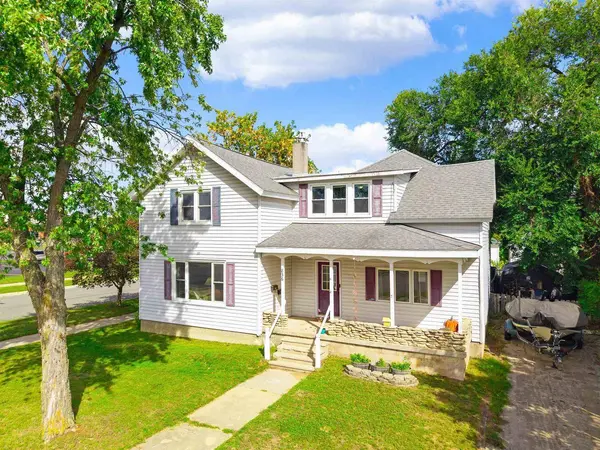 836 MAIN ST