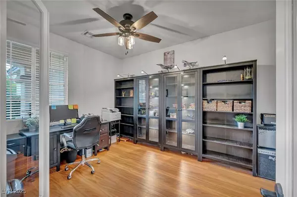 10213 Treasure Mountain CT, Las Vegas, NV 89129