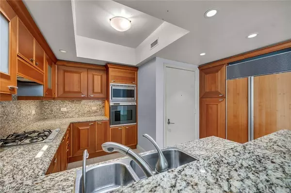 2777 Paradise RD #301, Las Vegas, NV 89109