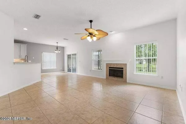 1726 CHATHAM VILLAGE DR, Fleming Island, FL 32003