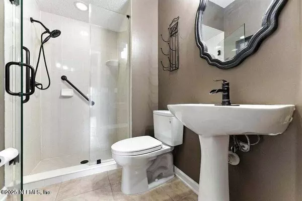 1726 CHATHAM VILLAGE DR, Fleming Island, FL 32003