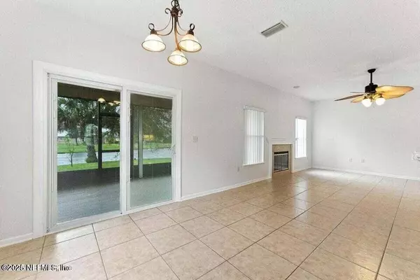 1726 CHATHAM VILLAGE DR, Fleming Island, FL 32003