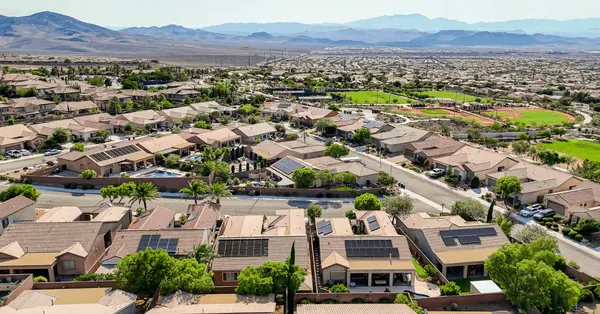 Living in Madeira Canyon: Pros, Cons, and Buyer Profiles in Henderson, NV