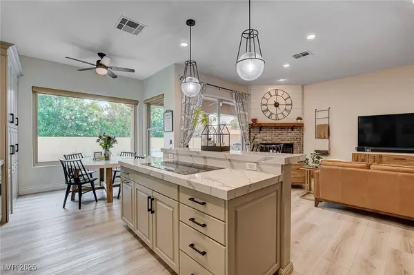 2074 Sutton WAY, Henderson, NV 89074