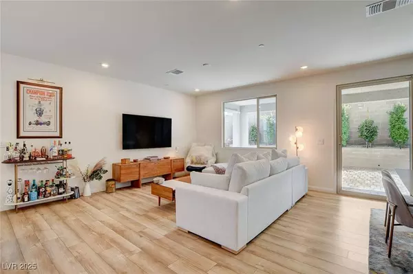 11809 Pied Harrier AVE, Las Vegas, NV 89138