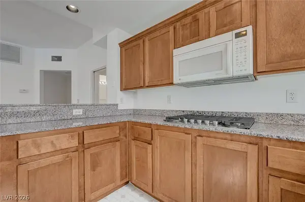 83 E Agate AVE #302, Las Vegas, NV 89123