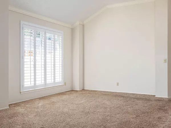 1008 Rocky Creek DR, Pflugerville, TX 78660