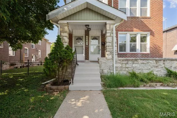 5043 Bancroft AVE, St Louis, MO 63109