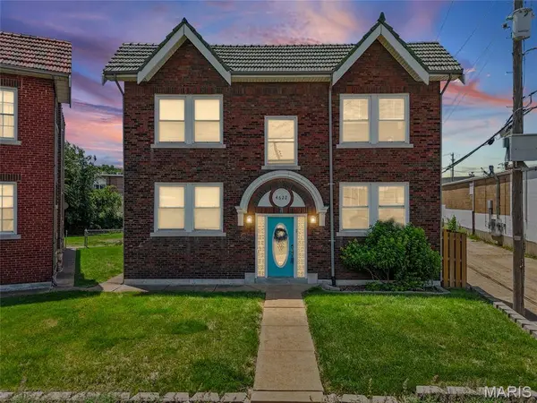 4622 Cleveland AVE, St Louis, MO 63110