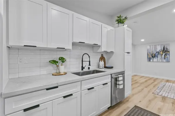 889 Akumu ST, Kailua, HI 96734