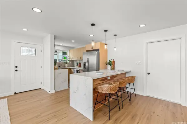 907 Ahuwale ST, Honolulu, HI 96821
