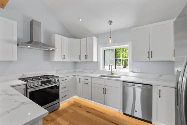 673 Page Hill RD, Tamworth, NH 03886