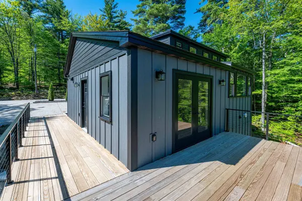 673 Page Hill RD, Tamworth, NH 03886