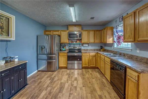 2458 Geneva Dr, Harrison, AR 72601