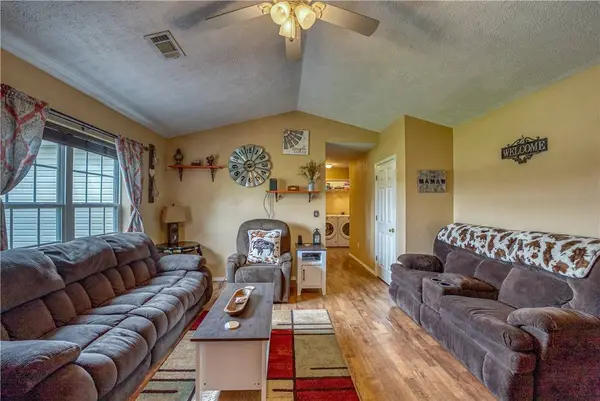 2458 Geneva Dr, Harrison, AR 72601