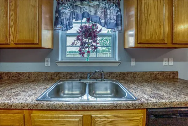 2458 Geneva Dr, Harrison, AR 72601