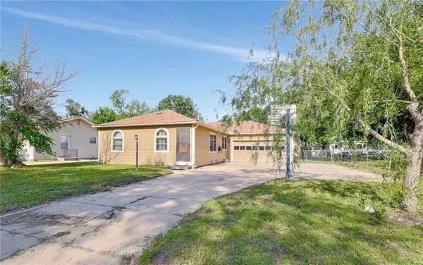 141 N Tracy ST, Wichita, KS 67212