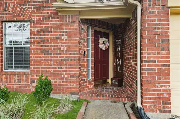 9815 Hallmark LN, Pearland, TX 77584